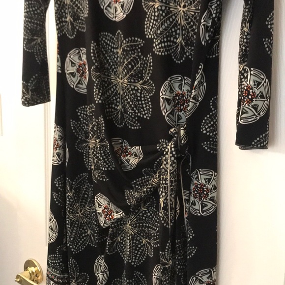 Dress - Picture 2 of 4